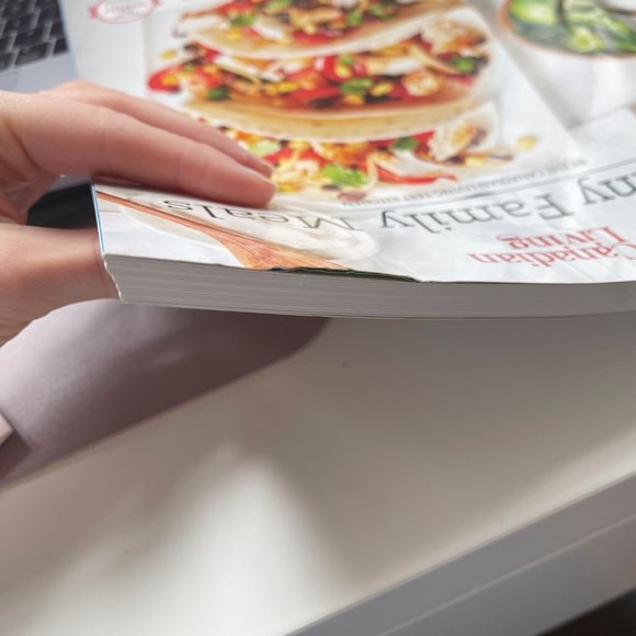 ✨ 2/$20 Family Cookbook | Canadian Living - Picture 5 of 7